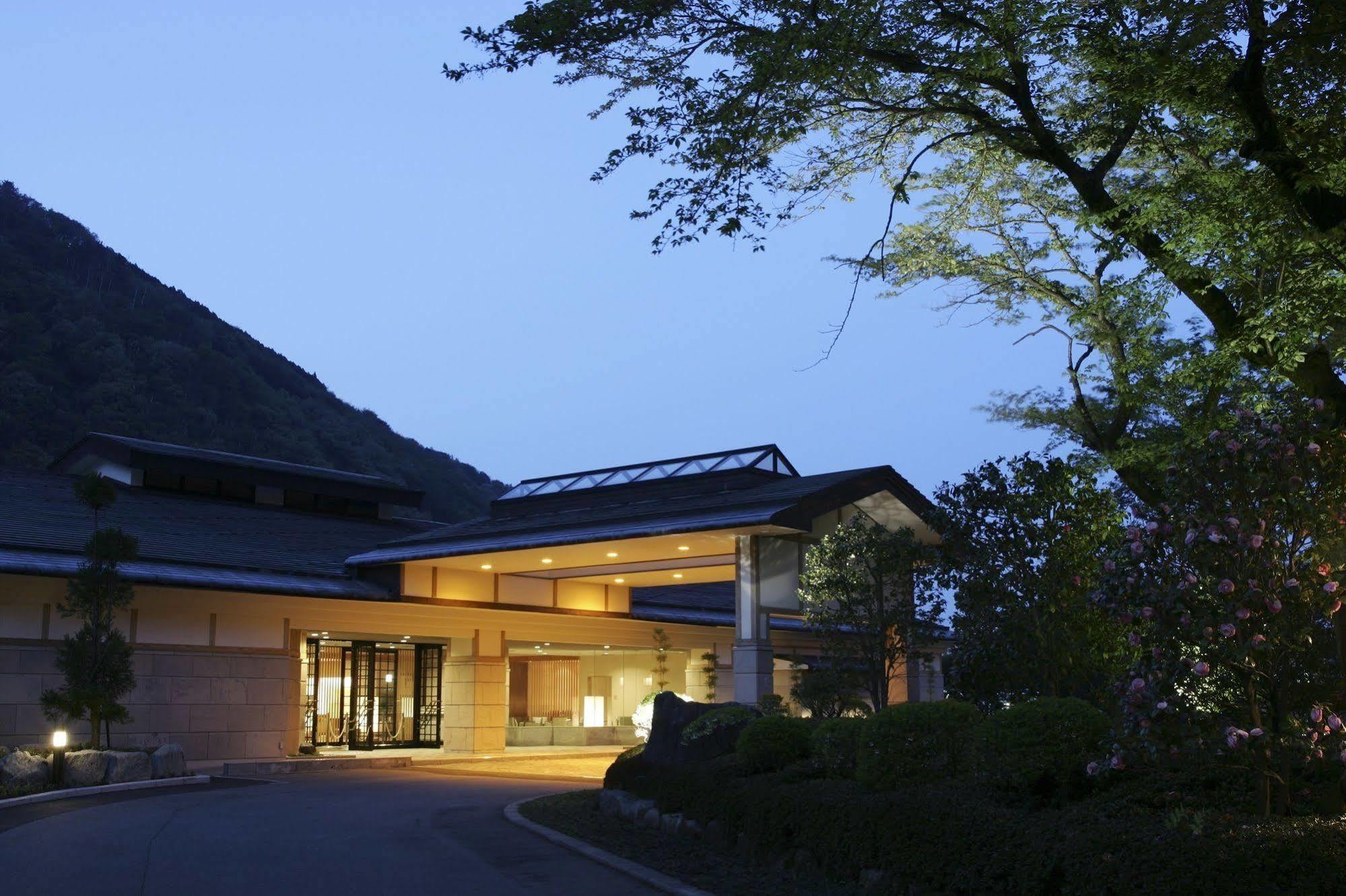 Hotel Hatsuhana Hakone Exteriör bild
